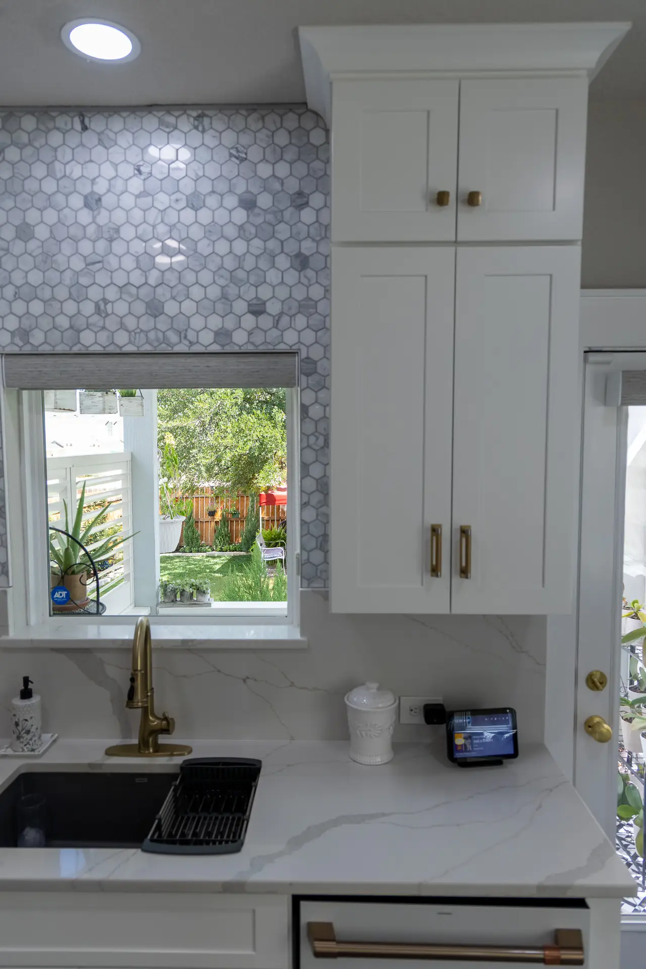 Classic Yet Modern Kitchen Remodel in Leander, TX by Liberty Hill Cabinets project photo 4