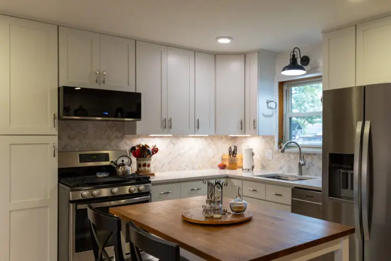 stock cabinets vs custom cabinets